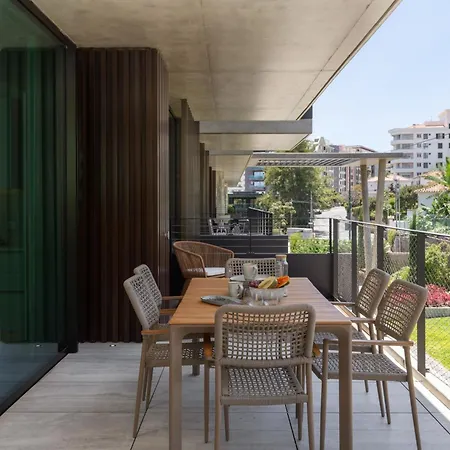 Savoy Monumentalis V By An Island Apartment