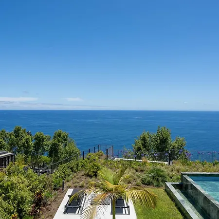 Savoy Monumentalis V By An Island Apartment