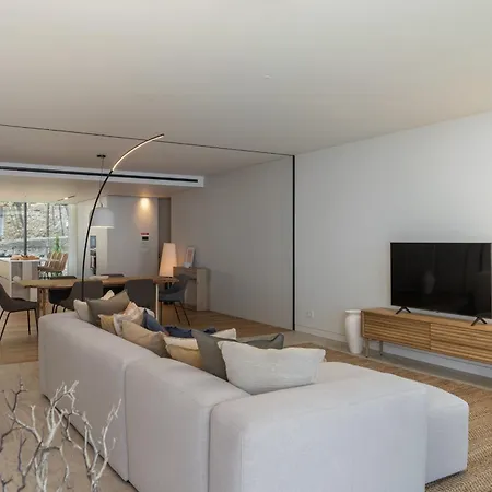 Savoy Monumentalis V By An Island Apartment *