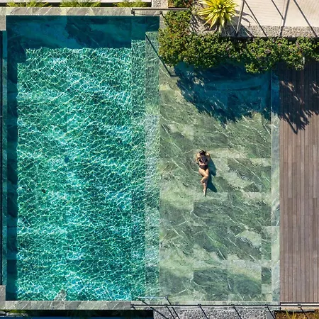 Savoy Monumentalis V By An Island Apartment